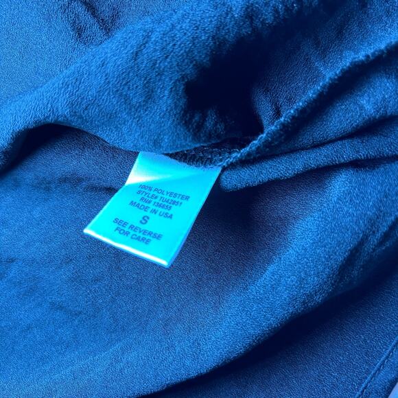 Beacon Apparel Stitch Fix NWT Joy Gold Chain Detail Black Top Shirt Size S - Picture 6 of 7